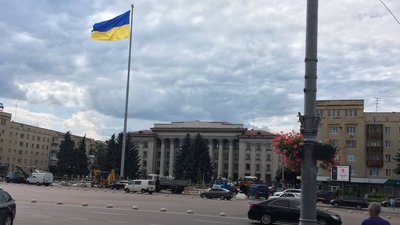У Житомирі на Соборному майдані провели репетицію підняття Державного Прапора на новому флагштоці У Житомирі на Соборному майдані провели репетицію підняття Державного Прапора на новому флагштоці
