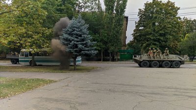 Силовики, бронетехніка та заручники: у Миколаєві відбулись антитерористичні навчання Силовики, бронетехніка та заручники: у Миколаєві відбулись антитерористичні навчання