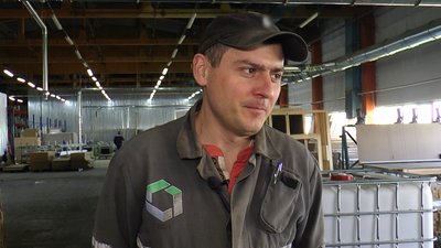 Переїхали з Харківщини у Калуш. Як працює на Франківщині релоковане підприємство, що виготовляє двері Переїхали з Харківщини у Калуш. Як працює на Франківщині релоковане підприємство, що виготовляє двері
