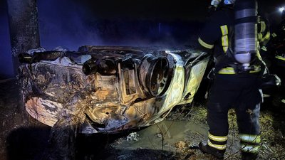 Авто після гасіння пожежі