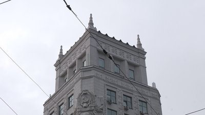 Замість радянського — герб Харкова: з будівлі міськради обіцяють демонтувати серп і молот