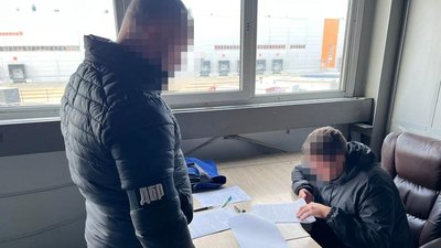 Чотирьох інспекторів митниці судитимуть за оформлення автомобілів без сплати мита
