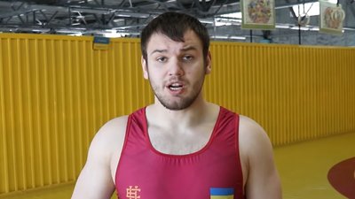 Борець Грицай порівняв відео Усика зі зверненням Путіна й підготував клітку для бою