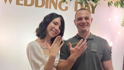 "Війна не завадить коханню. Любов врятує світ": херсонські гвардійці відсвяткували подвійне весілля "Війна не завадить коханню. Любов врятує світ": херсонські гвардійці відсвяткували подвійне весілля