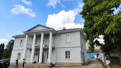 На Тернопільщині в монастиря УПЦ МП закінчився договір, але черниці не виселяються На Тернопільщині в монастиря УПЦ МП закінчився договір, але черниці не виселяються