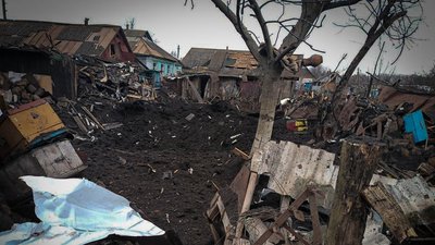 У поліції показали наслідки російського обстрілу селища Перемога на Сумщині У поліції показали наслідки російського обстрілу селища Перемога на Сумщині