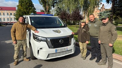 Реанімобіль від благодійників отримали чернігівські прикордонники