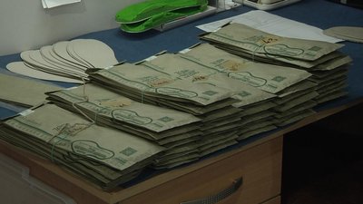 Кавова макуха й одноразові стаканчики: як в Одесі створюють еко-устілки Кавова макуха й одноразові стаканчики: як в Одесі створюють еко-устілки