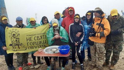 Митці з різних куточків України гончарили на Говерлі Митці з різних куточків України гончарили на Говерлі