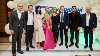 Бал-маскарад у Харкові: чи порушили карантин й правила агітації Бал-маскарад у Харкові: чи порушили карантин й правила агітації