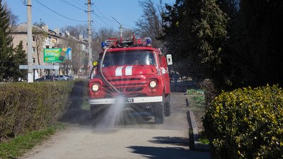 Дніпропетровщина: Надзвичайники продезінфікували вулиці Першотравенська, де стався спалах (ФОТО)
