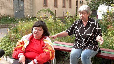 "Хамство не має бути безкарним": чим закінчилася історія з водієм, який проігнорував жінку з донькою у візку у Рівному "Хамство не має бути безкарним": чим закінчилася історія з водієм, який проігнорував жінку з донькою у візку у Рівному