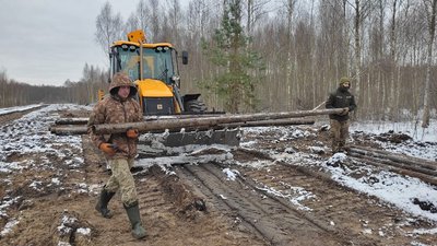 Протитанкові рови, міни й колючий дріт: як відбувається укріплення кордону з Білорусюю на Волині Протитанкові рови, міни й колючий дріт: як відбувається укріплення кордону з Білорусюю на Волині
