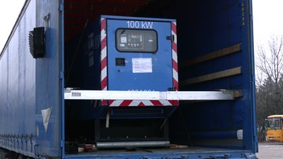 Рівне отримало 100-кіловатний генератор від французьких благодійників для соцзакладів