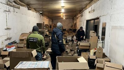 На Київщині викрили контрафактне виробництво цигарок