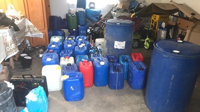 Правоохоронці Тернопільщини затримали групу осіб, яка виробляла підроблений алкоголь Правоохоронці Тернопільщини затримали групу осіб, яка виробляла підроблений алкоголь