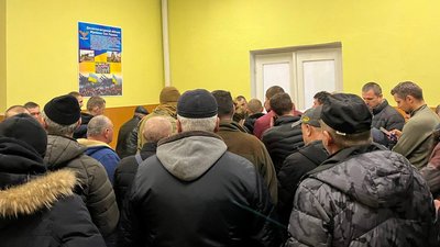 Черги на кордонах, переповнені готелі, волонтери та добровольці. Як запам’ятає Закарпаття перші дні війни Черги на кордонах, переповнені готелі, волонтери та добровольці. Як запам’ятає Закарпаття перші дні війни