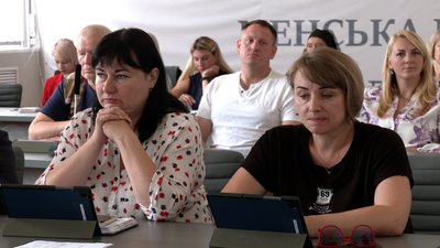Жителі Менщини просять депутатів призупинити діяльність церков Московського патріархату на території громади Жителі Менщини просять депутатів призупинити діяльність церков Московського патріархату на території громади