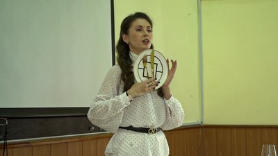 У Кропивницькому майбутніх поліцейських вчать етикету