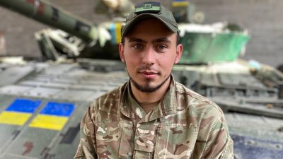 Захопили танк і знищили колону окупантів. Історія командира танкової роти "десятки" Романа Грицика