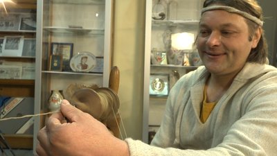 Працівники Суспільне Житомир долучилися до прядіння конопляної "Нитки єдності" Працівники Суспільне Житомир долучилися до прядіння конопляної "Нитки єдності"