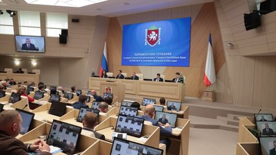 Адміністрації Криму отримали терміновий наказ вивезти документи — Атеш
