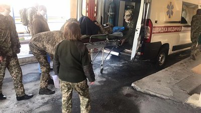 Із Харкова до Києва евакуювали 12 український військових Із Харкова до Києва евакуювали 12 український військових