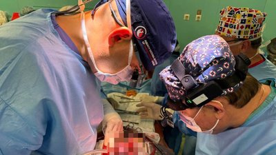 Спеціалісти Національного інституту серцево-судинної хірургії імені М. М. Амосова