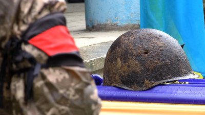 На Житомирщині поховали останки дев'яти воїнів Червоної армії На Житомирщині поховали останки дев'яти воїнів Червоної армії