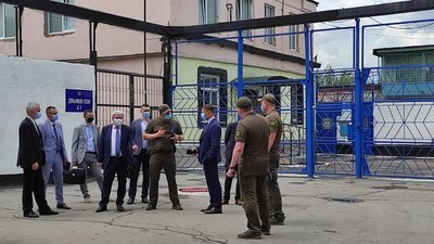 Офіс Генпрокурора вимагає припинити експлуатацію аварійного Херсонського слідчого ізолятора Офіс Генпрокурора вимагає припинити експлуатацію аварійного Херсонського слідчого ізолятора