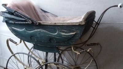 Новий експонат у Ковельському історичному музеї – автентична колиска Новий експонат у Ковельському історичному музеї – автентична колиска