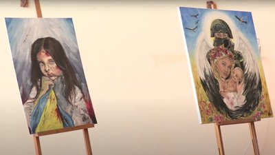 Картини, які продавали у Деражнянському історичному музеї, відображають теперішню українську реальність. Картини, які продавали у Деражнянському історичному музеї, відображають теперішню українську реальність.