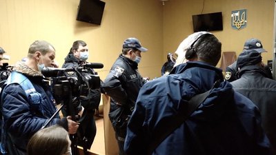 У Дніпрі обирають запобіжний захід для нацгвардійця причетного до стрілянини на "Південмаші". Онлайн У Дніпрі обирають запобіжний захід для нацгвардійця причетного до стрілянини на "Південмаші". Онлайн