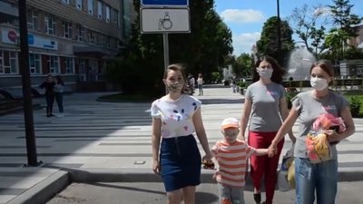 Майже 3 тисячі кольорових шкарпеток продали в Тернополі, щоб "сонячні діти" поїхали на відпочинок Майже 3 тисячі кольорових шкарпеток продали в Тернополі, щоб "сонячні діти" поїхали на відпочинок
