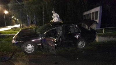 На Вінниччині водій автівки на смерть збив двох юнаків