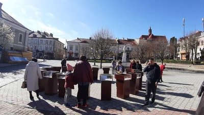 Виставка просто неба: на Тернопільщині експонували писанки і рушники
