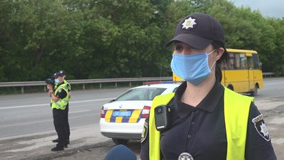 Тернопільські патрульні почали фіксувати швидкість за допомогою TruCam у місті — репортаж Тернопільські патрульні почали фіксувати швидкість за допомогою TruCam у місті — репортаж