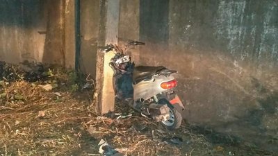 На Запоріжжі водійка скутера у нетверезому стані врізалась в огорожу, її донька в комі