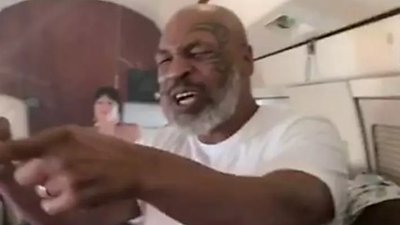 Легендарний боксер Майк Тайсон побив пасажира у літаку. Як саме це сталося: відео