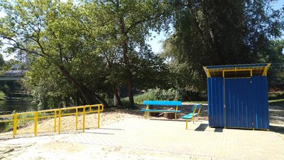 У Сумах облаштували пляж з пандусом для людей з інвалідністю