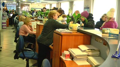 Хмельничани стоять у чергах, щоб подати показники лічильників за спожиту електроенергію