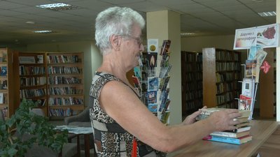 "Подаруй бібліотеці книгу українського автора": бібліотека поповнює фонди замість списаної російської літератури "Подаруй бібліотеці книгу українського автора": бібліотека поповнює фонди замість списаної російської літератури