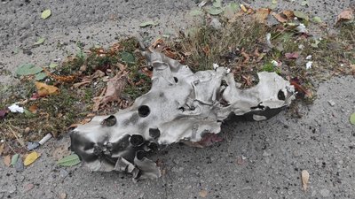 "Є таке відчуття, ніби знову 24 лютого": фоторепортаж з місця ракетного удару по Дніпру
