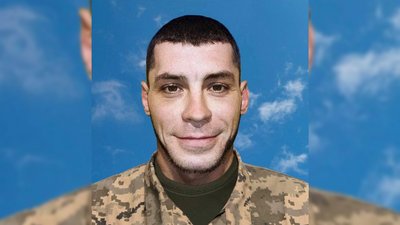 У Чернівцях прощаються з військовим Боштаном, який загинув на війні