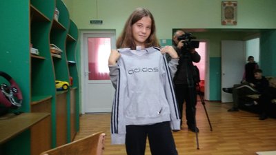 Одяг, іграшки та гроші. Херсонці передали допомогу дітям із центру реабілітації