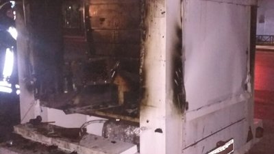 У центрі Харкова згоріла кав'ярня на колесах: існувала загроза вибуху