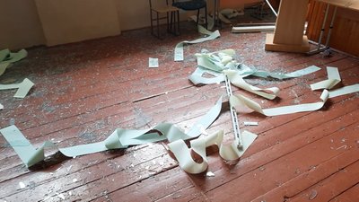 Наслідки пошкоджень в одній зі шкіл у Хмельницькій громаді через російську атаку, травень 2023. Фото: Суспільне Хмельницький Наслідки пошкоджень в одній зі шкіл у Хмельницькій громаді через російську атаку, травень 2023. Фото: Суспільне Хмельницький