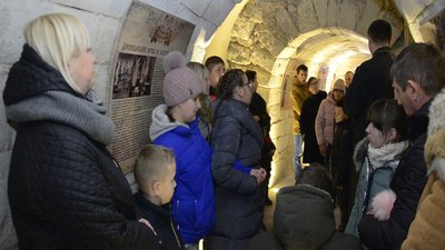 Учні реабілітаційного центру побували в музеї-крипті Архикатедрального собору в Тернополі