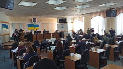 У Рівному відремонтували сесійну залу міськради. Скільки це коштувало У Рівному відремонтували сесійну залу міськради. Скільки це коштувало