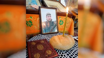 На Чернігівщині попрощалися з трьома захисниками, які загинули на Донеччині